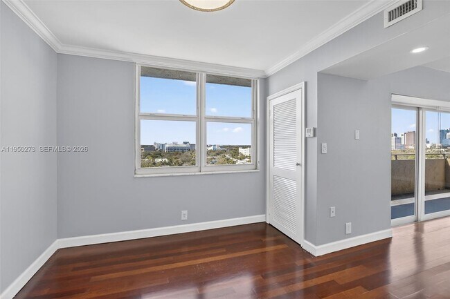 Building Photo - 1625 SE 10th Ave