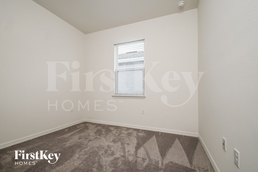 Building Photo - 217 Windsor Reserve Dr