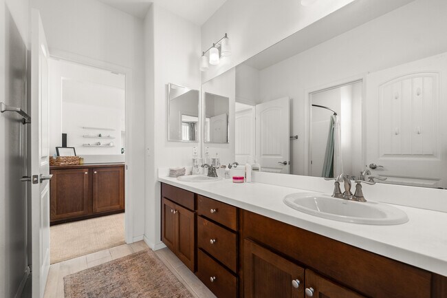 Building Photo - 1321 Ortega St