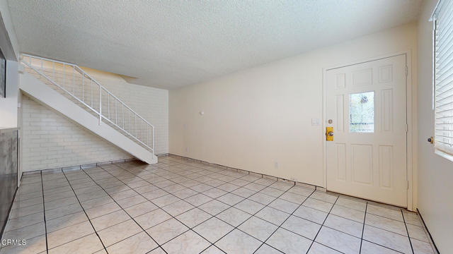 Building Photo - 1125 W Calle Del Sol