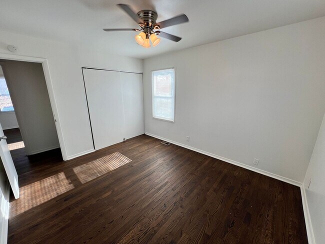 Building Photo - Spacious 3 Bedroom Home with Attached & Detached Garages