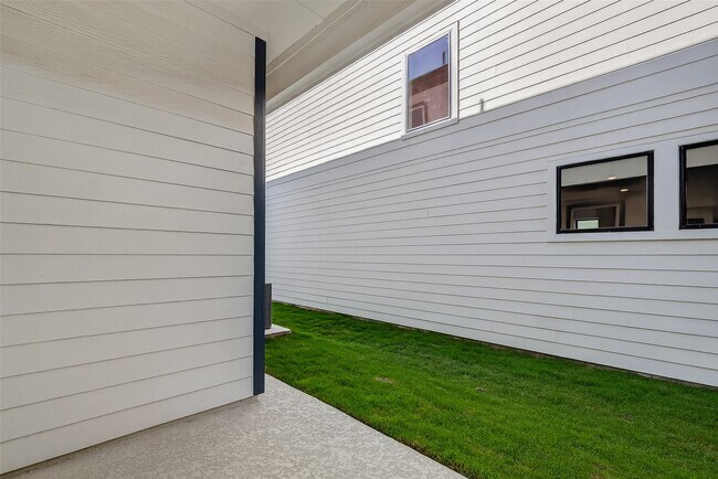 Building Photo - 3358 City Heart Ave