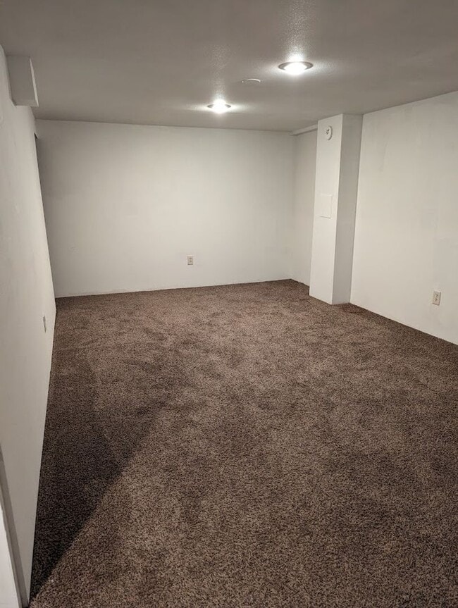 Building Photo - Spacious pet-friendly Clarkston house on d...