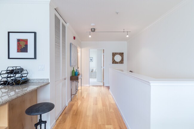 Building Photo - 988 Fulton St