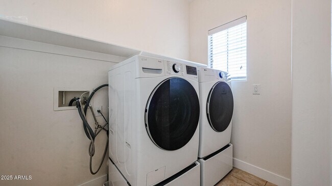 Building Photo - 15670 W Monterosa St