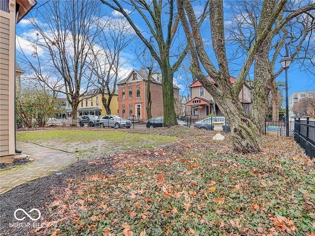 Building Photo - 321 N Park Ave