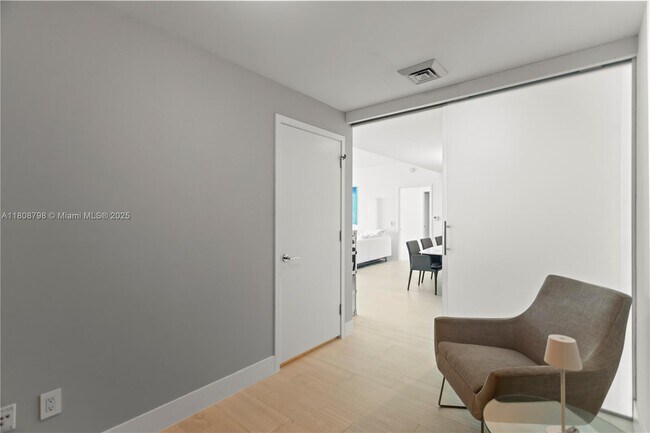 Building Photo - 350 Ocean Dr
