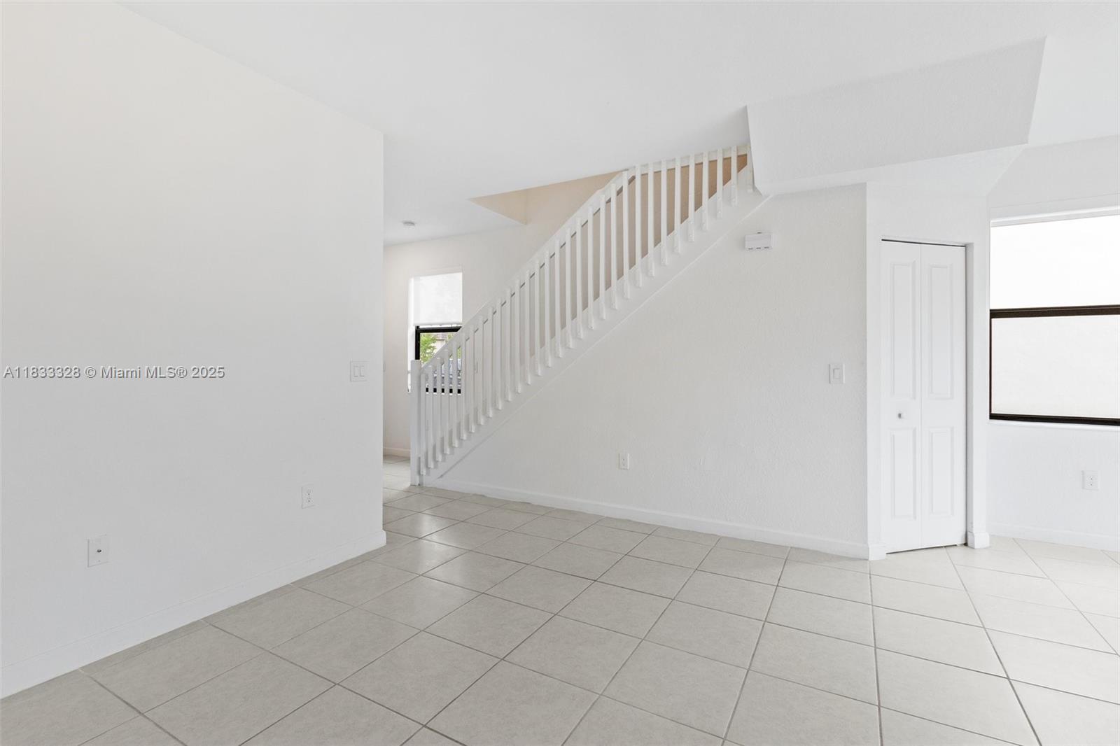 Building Photo - 965 NE 211th St