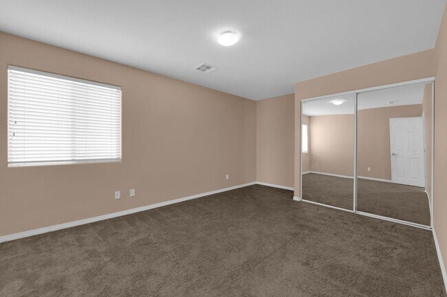 Building Photo - 7330 Phlox Rd