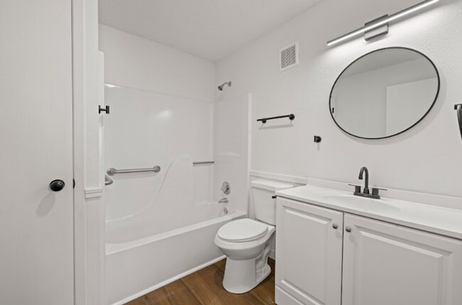 Building Photo - Ivy l | Elevated 3 Bedroom
