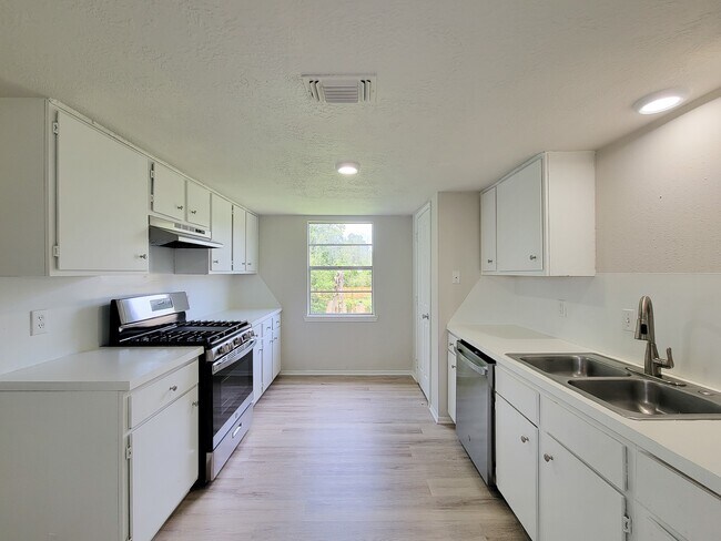 Building Photo - 8719 Valley Song Dr