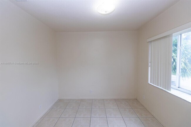 Building Photo - 8900 NW 38th Dr