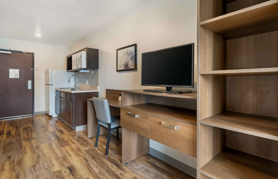 Building Photo - Furnished Studio-Orlando - Airport