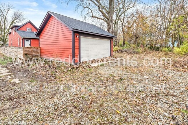 Building Photo - 1619 N Tacoma Ave