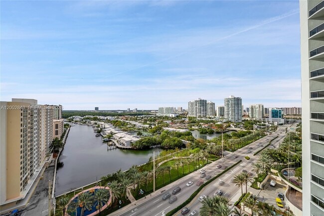 Building Photo - 16001 Collins Ave