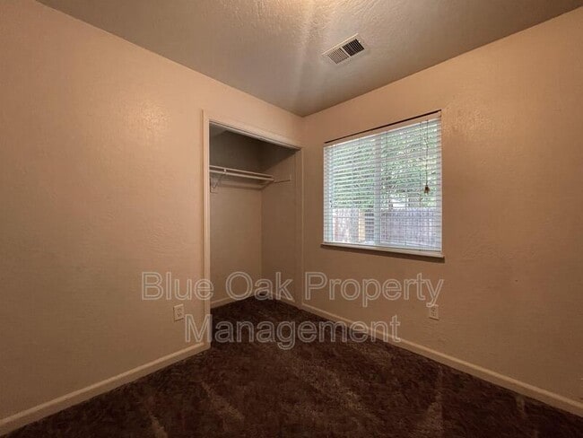 Building Photo - 524 W 1st Ave