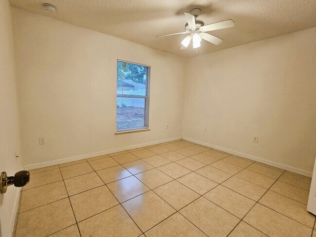Building Photo - Beautiful 4-bed, 2-bath Home, with Functionality with Style,