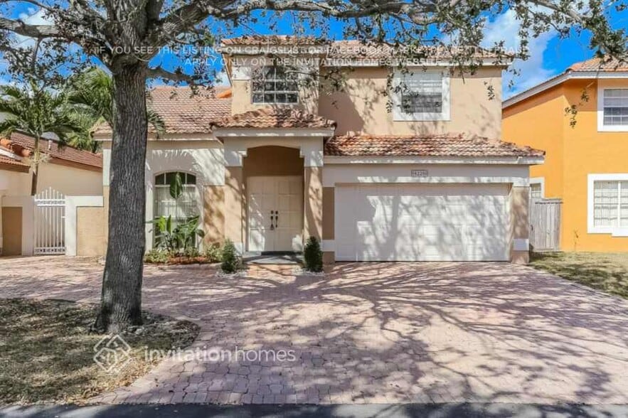 Primary Photo - 8229 NW 199th Terrace