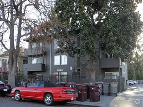 Building Photo - Sausal Haus