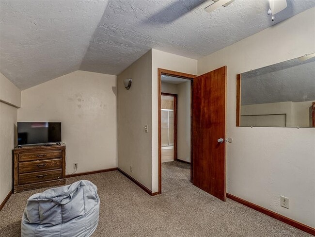 Building Photo - 813 Lapwing Rd