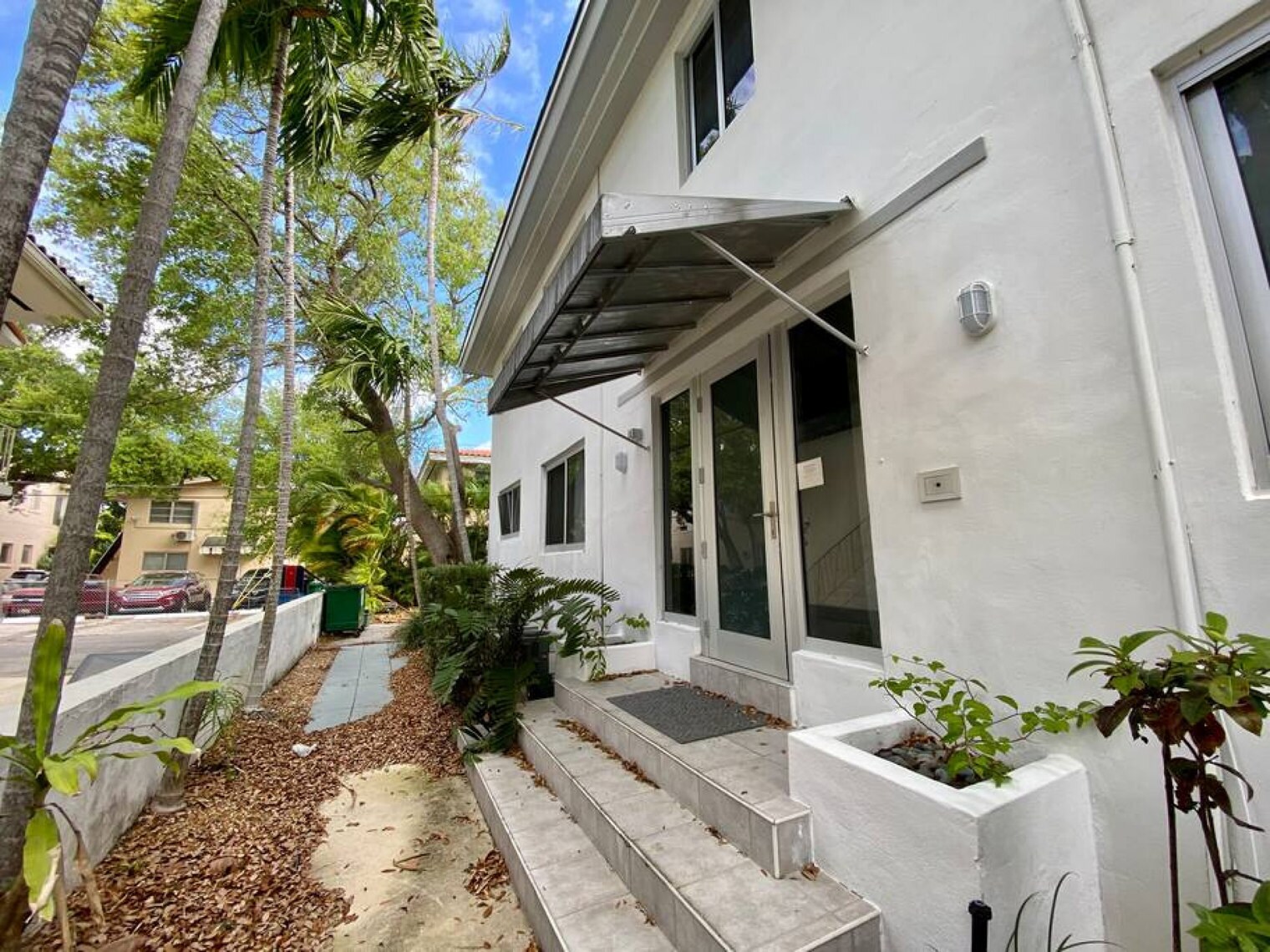 Building Photo - 215 Antilla Ave