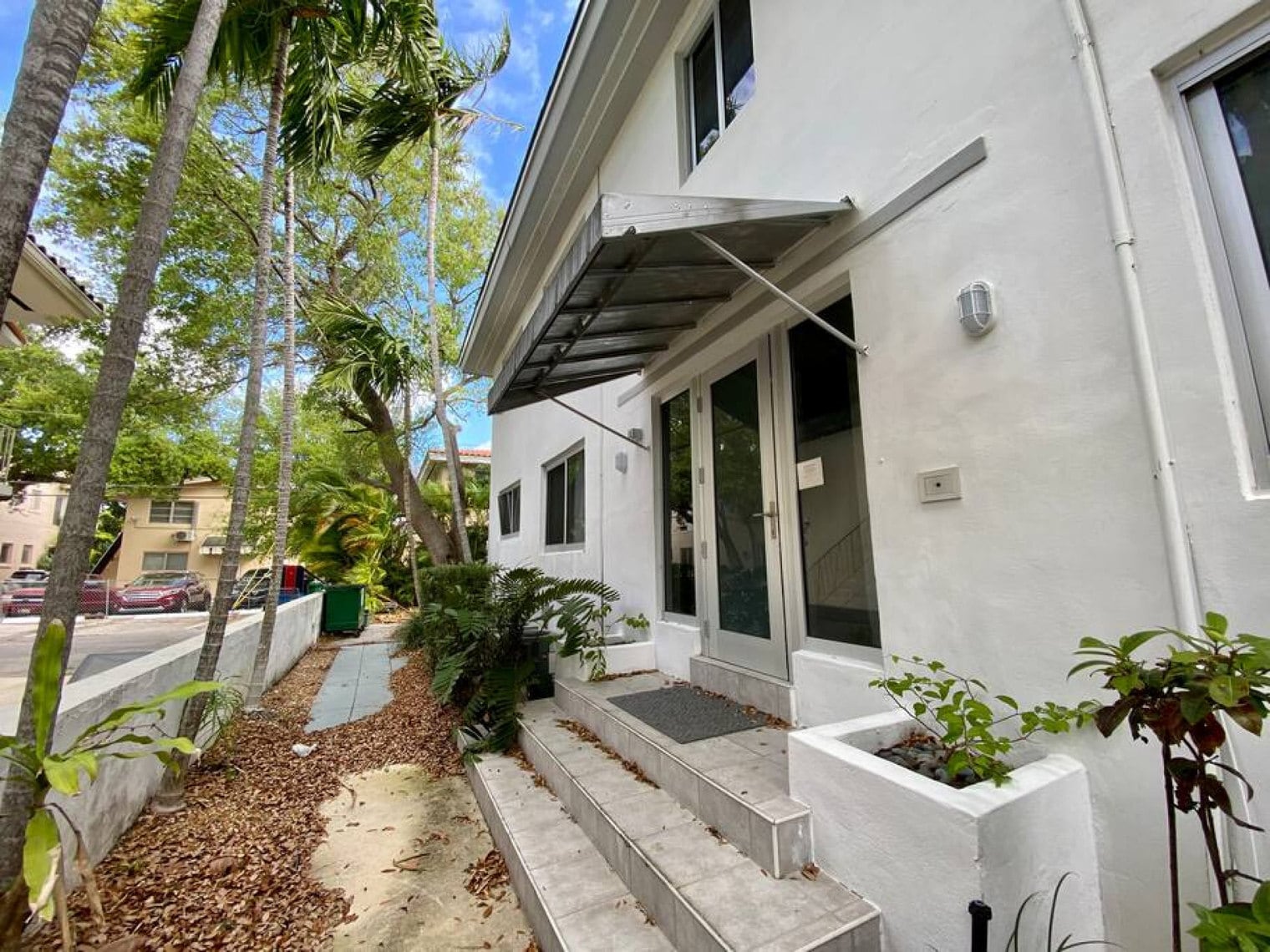 Building Photo - 219 Antilla Ave