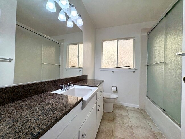 Building Photo - Beautiful 3 Bedroom For Rent in Sacramento!