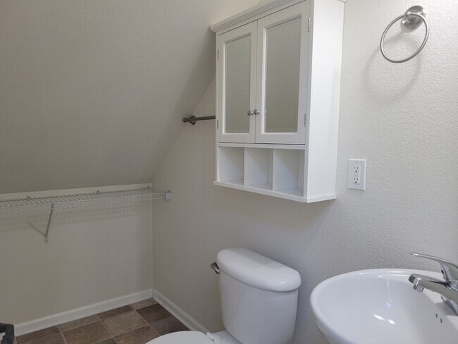 Building Photo - 1658 NE Foothill Blvd