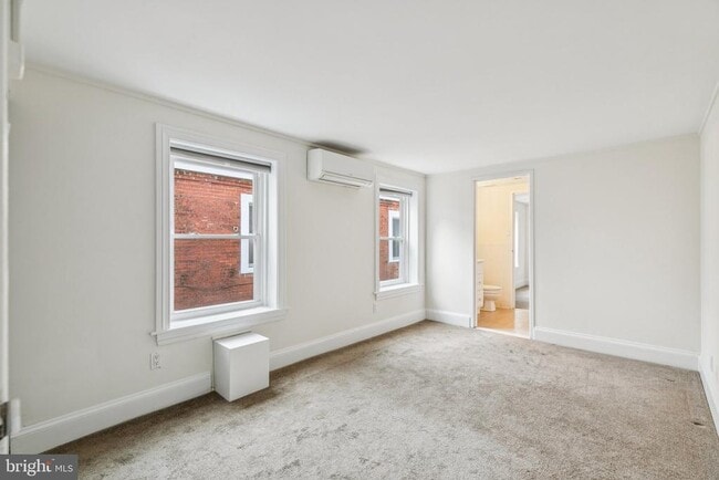 Building Photo - 1703 Wallace St