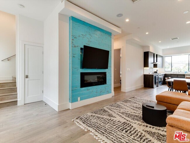 Building Photo - 4830 Pickford St