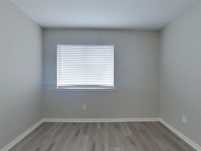 Building Photo - 21439 Jamals Way
