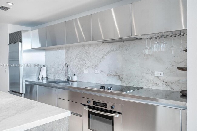 Building Photo - 1040 Biscayne Blvd