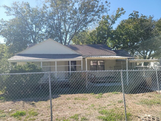 Building Photo - 2425 8th Ave