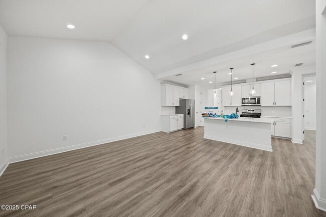 Building Photo - 9000 Parrot Pl
