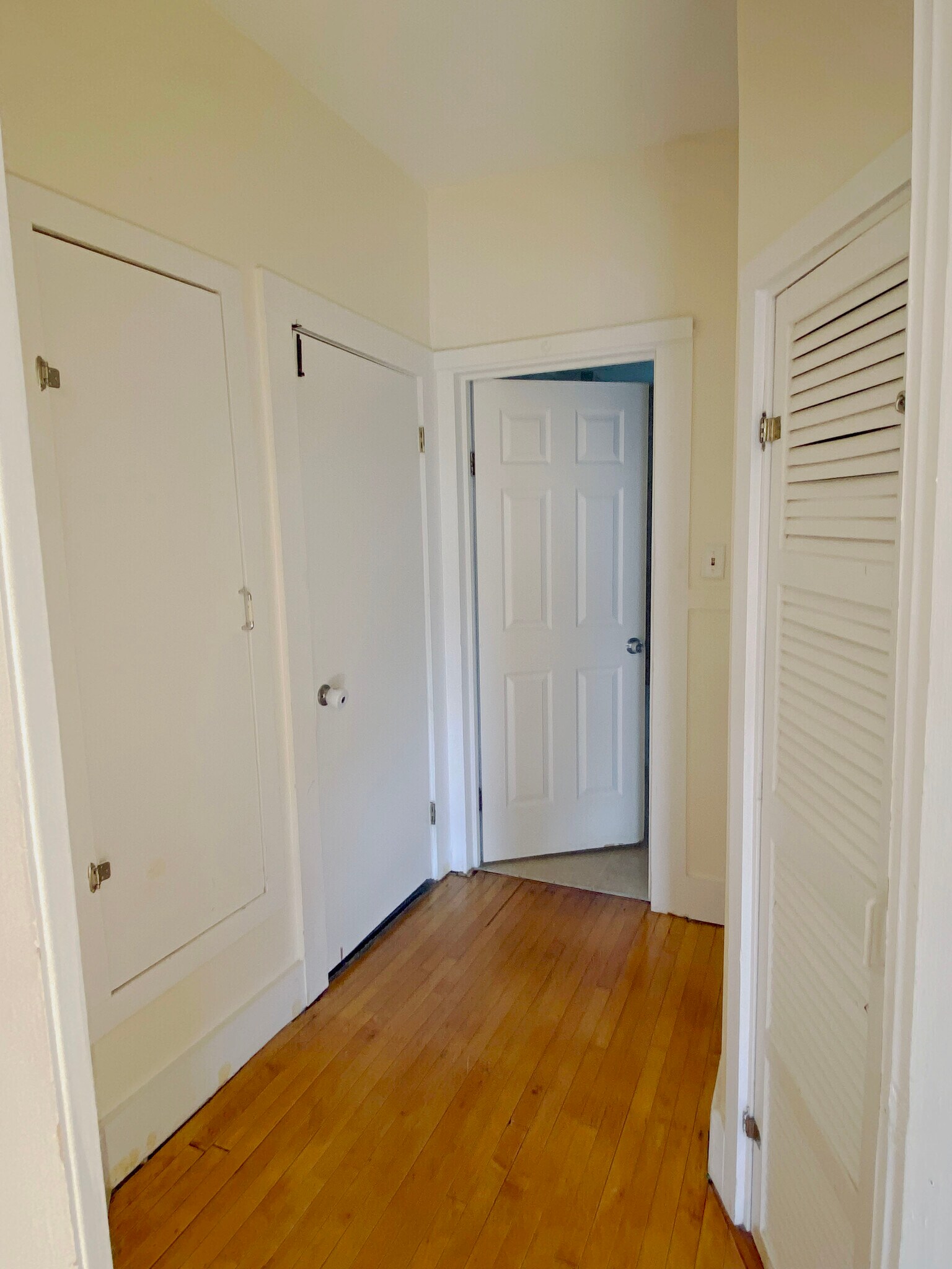 Hallway - 111 Ashland St
