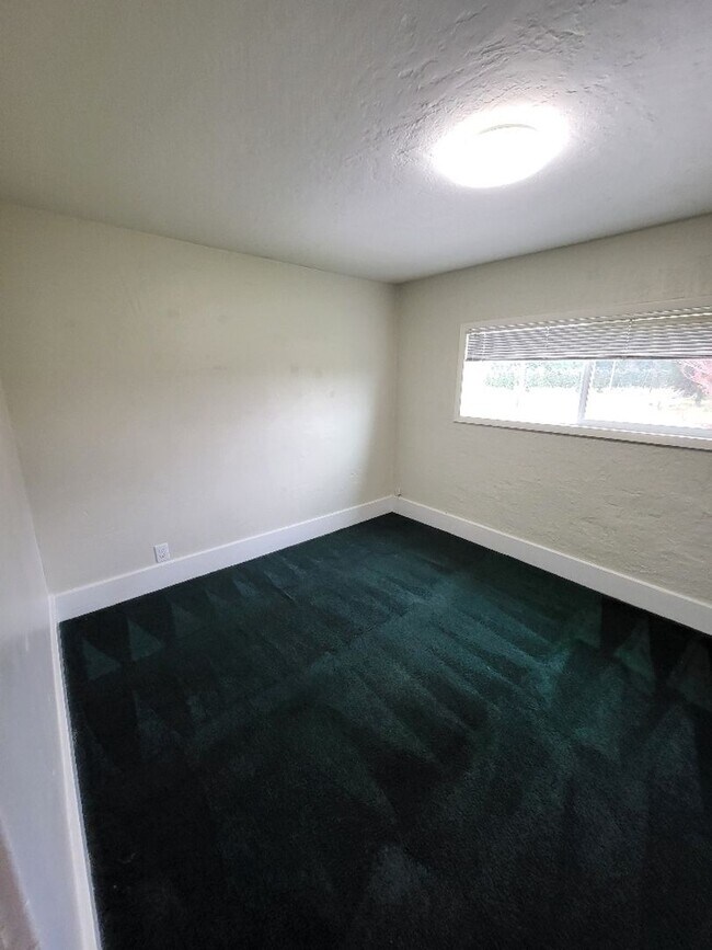 Building Photo - STATUS: *RENTED*| R98C | $2095.00