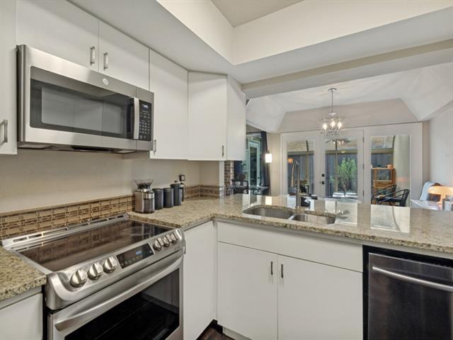 Building Photo - 3139 Golden Oak Ct