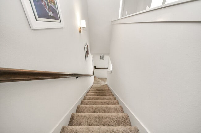 Building Photo - 3 Bedroom Houston Rental Home in Gated Community near Griggs Road