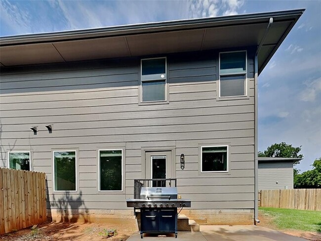 Building Photo - 13526 Vinita Dr