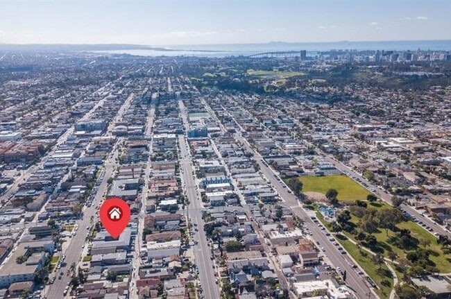 Building Photo - Spacious Beautiful North Park 1 Bed / 1 Bath with Pool