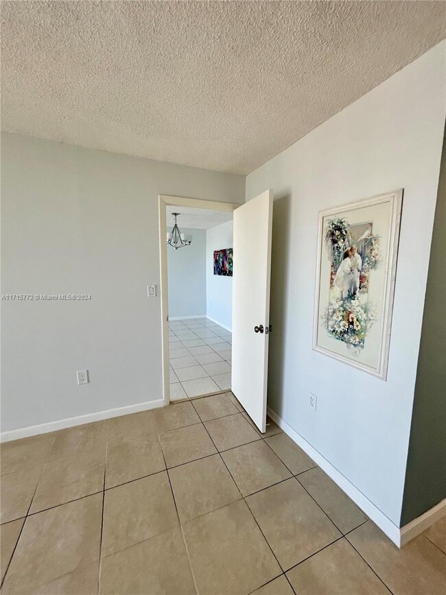 Building Photo - 1200 NE Miami Gardens Dr