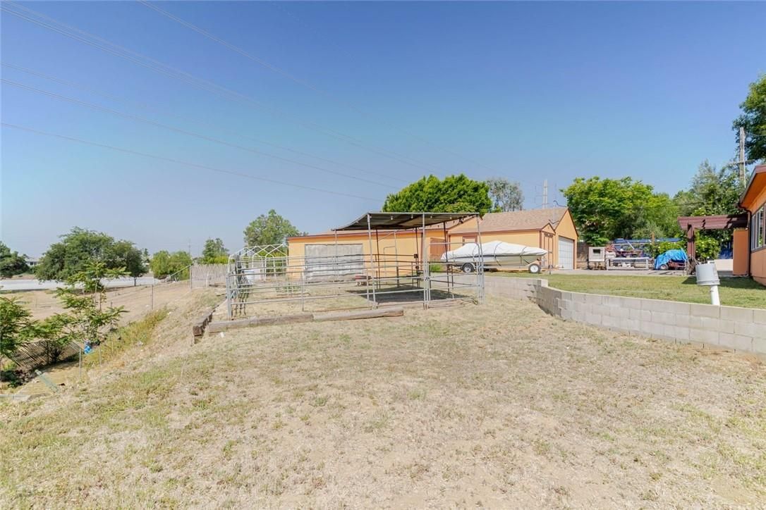 Building Photo - 13057 Gladstone Ave