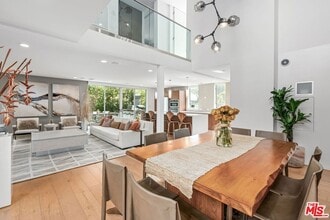 Building Photo - 2736 Armacost Ave