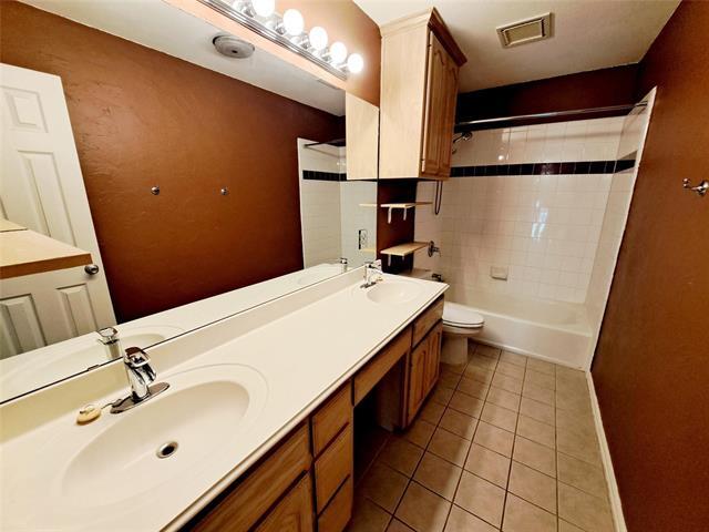 Building Photo - 9113 Trail Wood Dr