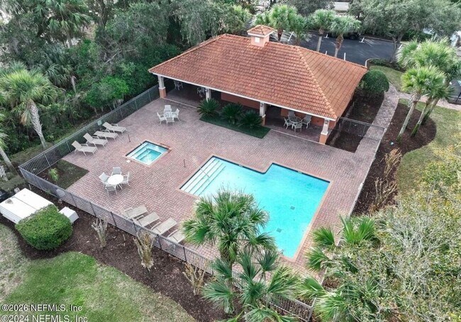 Building Photo - 156 Hidden Palms Ln