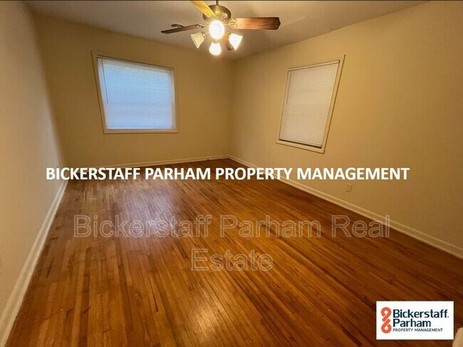 Building Photo - 727 Courtenay Dr