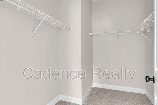 Building Photo - 1626 Grey Cliff Run