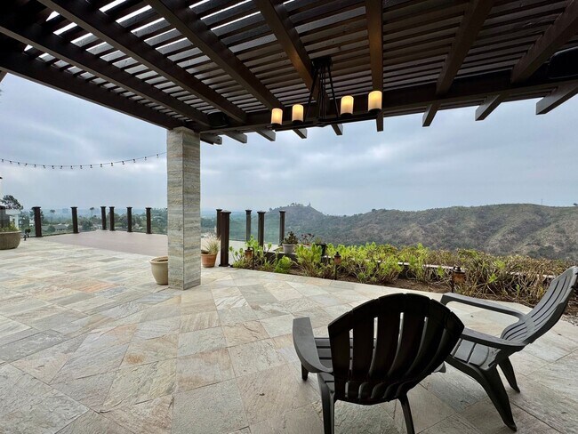 Building Photo - Magnificent views! Completely Private! One...