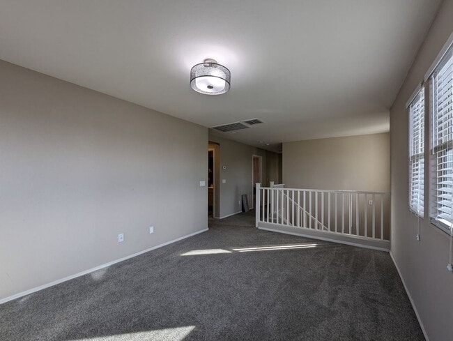 Building Photo - 1253 N 166th Ave