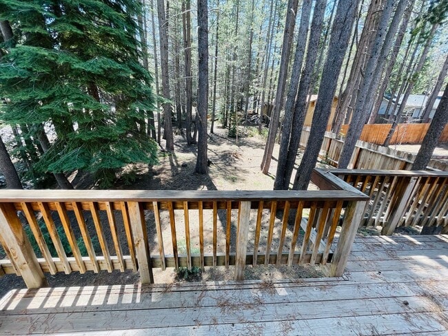 Building Photo - 3 bed 2 bath house for rent in South Lake Tahoe
